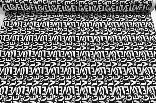 Дак (DUCK) LOVE на черном фоне